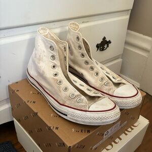 White High top Converse All Stars size 10 Women’s